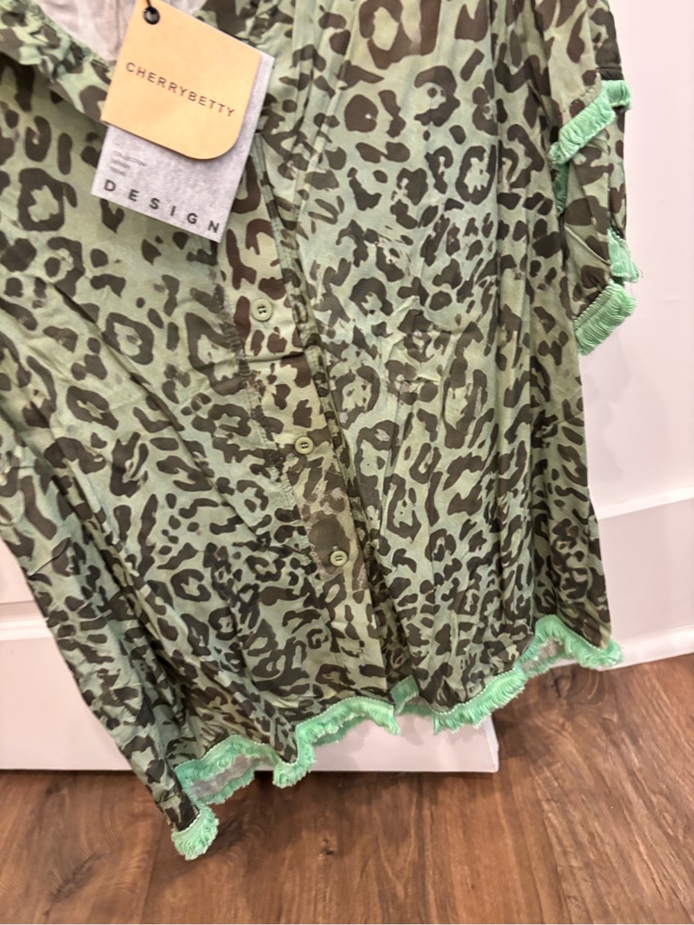 Cherry Betty Leopard Print Ruffle Neck Frayed Hem Top - Size Small New Shirt - Picture 10 of 12